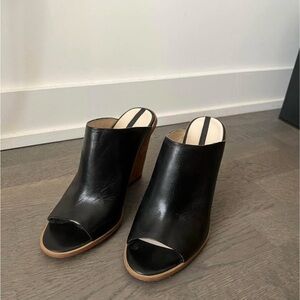 Elegant Black Leather Women's Mules